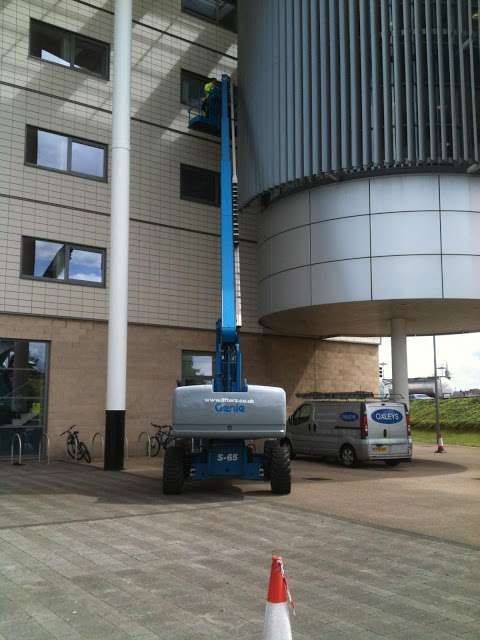 Oxley's Commercial & Industrial Window Cleaning Ltd photo